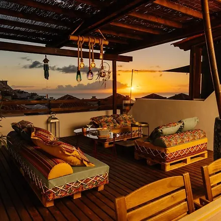 Roque-house أذيخي